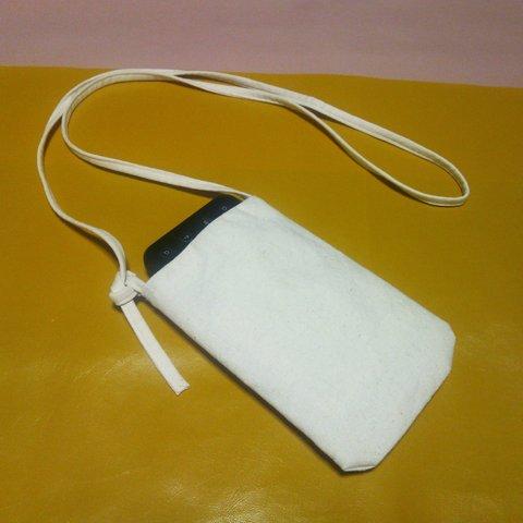 《試作品・格安出品》生成り・小型スマホ.携帯.専用ネックポシェット.スマホポシェット.ネックポーチ※送料84円※内側に小さなポケット付き※サコッシュ※コットン.綿100％