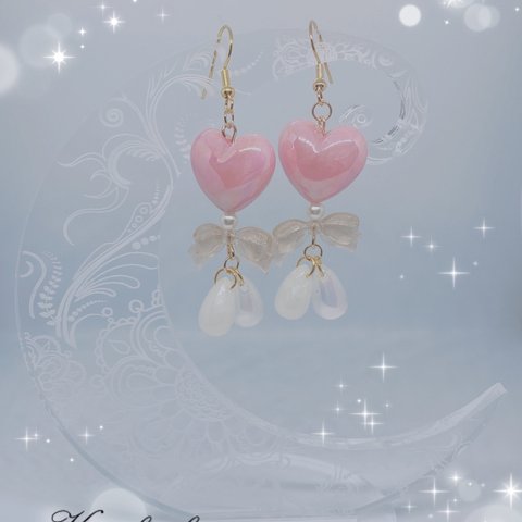 韓国ビーズ　ハート💗＆リボン🎀の大人可愛いピアス　　　ピンク×ベージュ