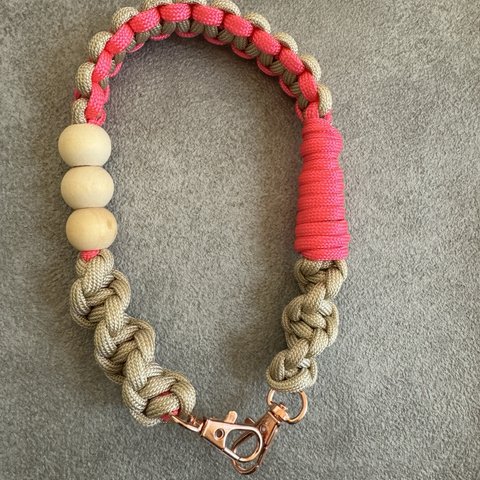 MINI パラコードのショートストラップ　beige×neonpink