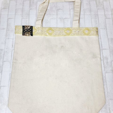 黄色い花のインド刺繍トートバッグ