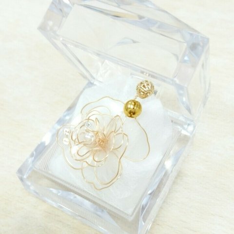 ホワイトローズ（白い薔薇）ディップアートフラワーのプレゼント☆大人気ギフト☆　Rin Box Pearl