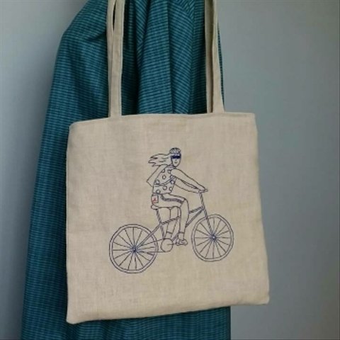 刺繍が個性的☆サイクリング柄バッグ