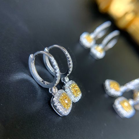 イエローダイヤモンドピアス0.6ct　k18