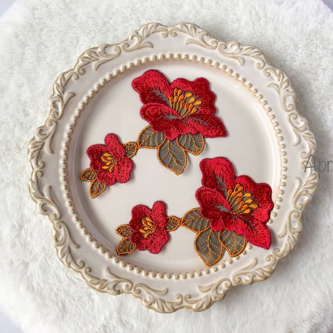 【1枚】花　フラワー　椿　赤　アップリケ　モチーフ　ケミカル レース　刺繍　手芸