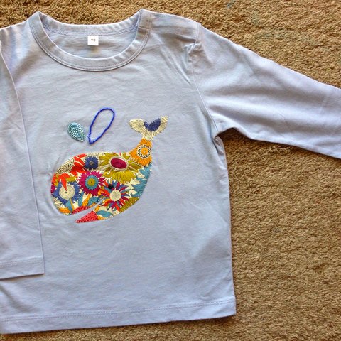 くじらアップリケのTシャツ（子供用）