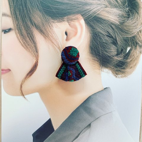 刺繍リボンタッセル　イヤリング•ピアス