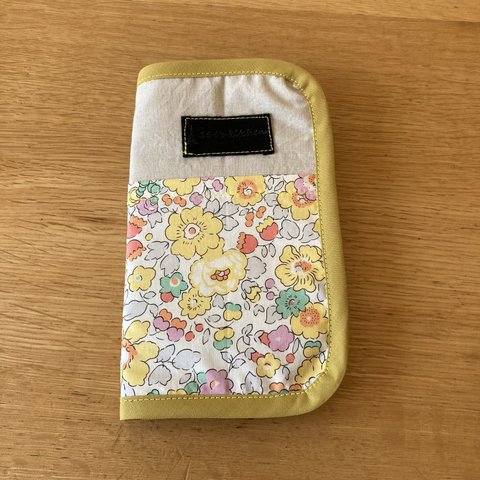 589.20枚以上入るのにスリム☆リバティ　カードケース