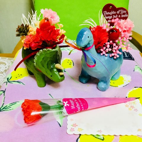 再販✨母の日カーネーション💐恐竜さんセット🦕🦖