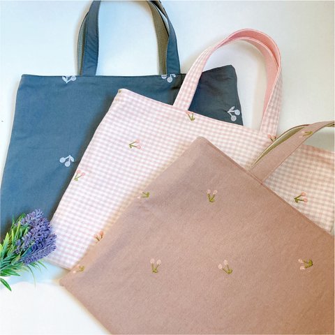 チェリー刺繍のレッスンバッグ