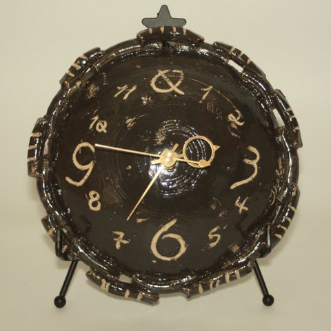 時計（置時計／掛時計）　陶器製 [ＣGC04]