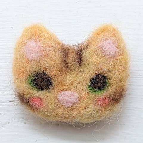 羊毛フェルト で作った ネコちゃんの かわいい 動物 マグネット