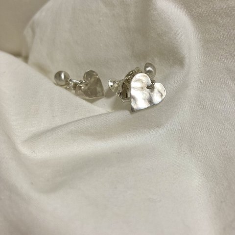 bumpy heart earring