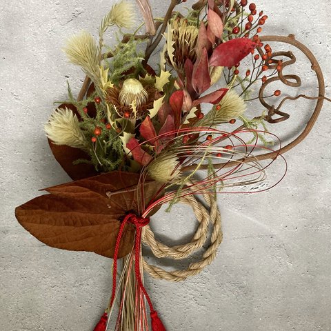 ベルベットリーフの華やかお正月飾り:ドライフラワーリース