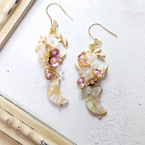 煌めく月と花*花ピアス