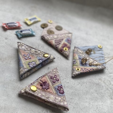 インド刺繍リボン🇮🇳 三角小物入れ