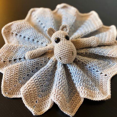 デンマークのお兄さんが作る編み物赤ちゃんぬいぐるみ