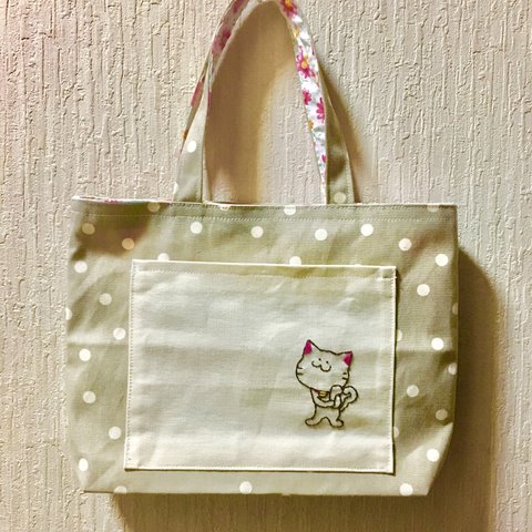 にゃんこ猫刺繍トートバッグ