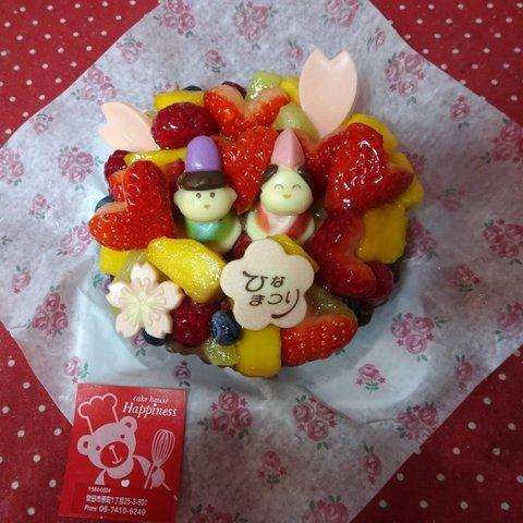 4号　フルーツとチョコ飾りをトッピングのひなまつりチョコタルト♪(＾◇＾)