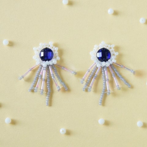 フリンジ風ビーズ刺繍ピアス/イヤリング