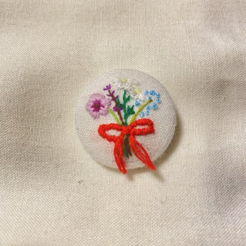 刺繍クルミボタン💐花束