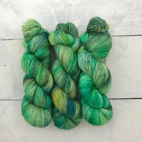 手染め糸 No.71 100% merino 1-ply〝Granen〟