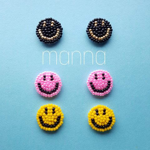 smiley face☺にこちゃんビーズ刺繍ピアス・イヤリング