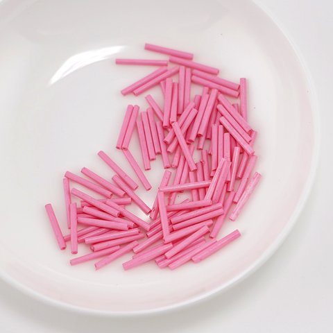 レトロピンクの竹ビーズ（ピンク、プラスチック、15ｍｍ、7g）