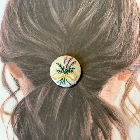 くるみボタン　ヘアアクセ　刺繍ヘアゴム　ボタニカル　ブローチ　花　ラベンダー