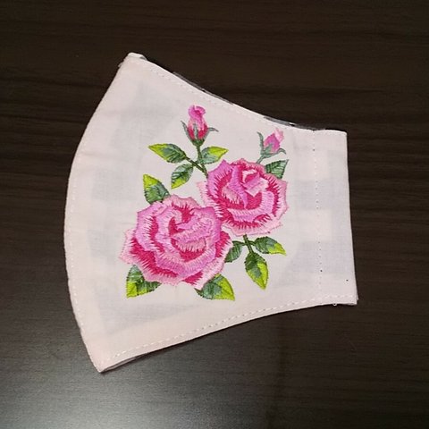 冬のローズマスク【刺繍マスク】立体マスク    ピンクローズ