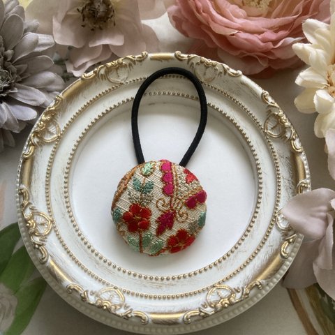 21.インド刺繍リボンヘアゴム 赤小花