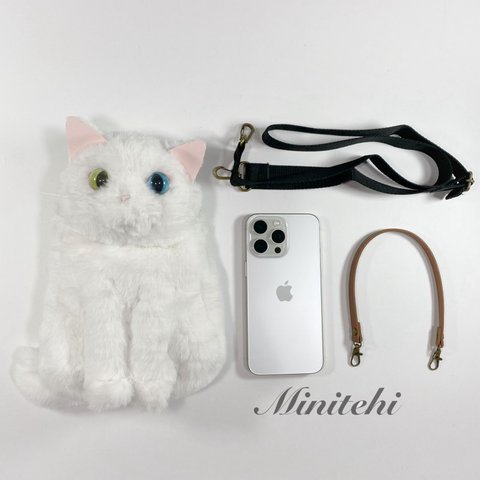 ぬいぐるみみたいな 猫のスマホポシェット　ホルダー　白ねこ　猫雑貨　猫グッズ　リアル　スマホショルダー　スマホホルダー　スマホケース　ショルダーバッグ　ミニショルダー　斜めがけ　オッドアイ　ポーチ