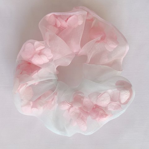 sakura petal silk chouchou