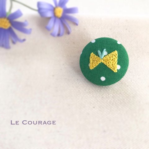 【mini】小さなチョウの刺繍ブローチ(黄)