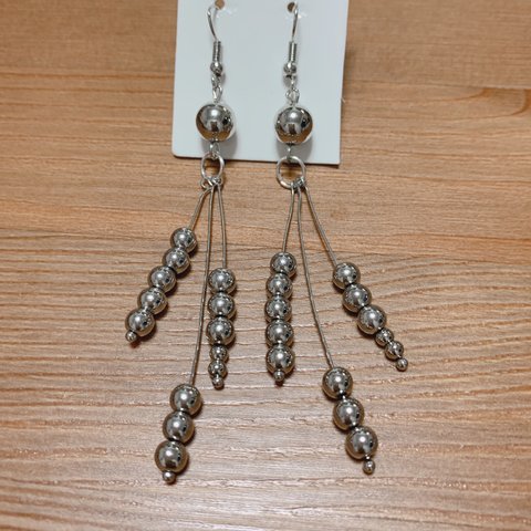 シルバーボールピアス