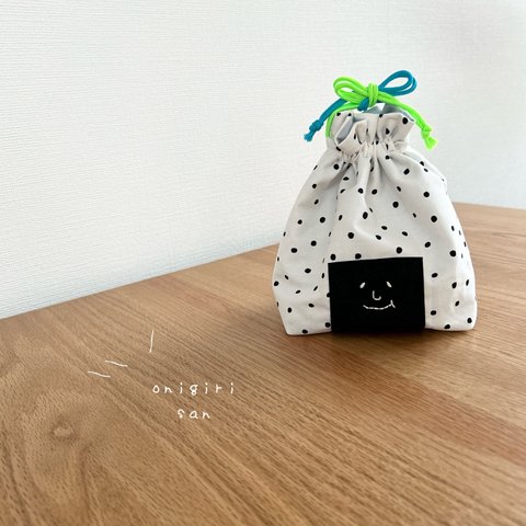 ▲ ▽ ▲ onigiri san巾着▲ ▽ ▲ ごま塩さん∴カリカリ梅