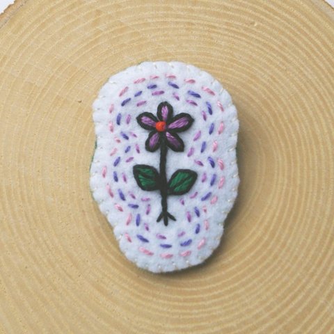 お花刺繍ブローチ １輪 紫 桃