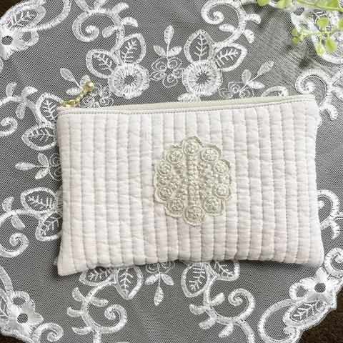 送料無料♡刺繍がかわいいヌビポーチ✩︎⡱