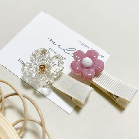 パッチンピン　２点セット　ヘアクリップ　淡色　お花　レジン