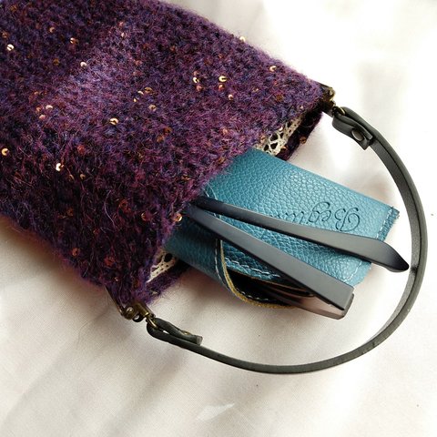 🔴紫スパンコールモヘアの手編みスマホバッグ