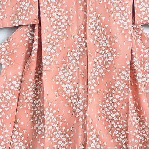 0406 可愛い花柄のビンテージ着物 - 鮮やかで美しいサーモンピンク　アンティーク着物　きもの　和服　和装