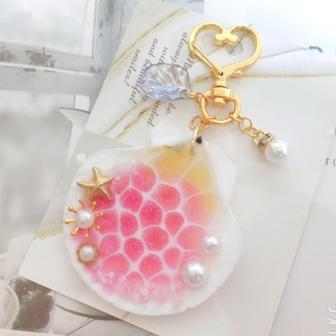 レジン♡本物の貝殻使用のキーホルダー　イエロー×ピンク