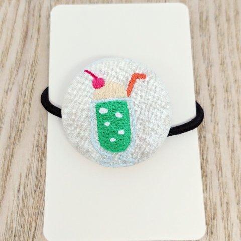 手刺繍ヘアゴム🍈メロンクリームソーダ