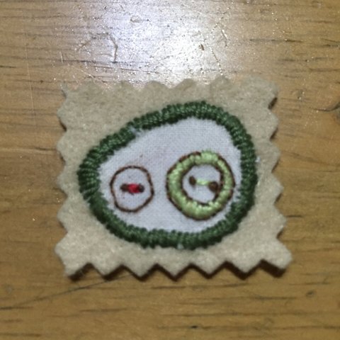 手刺繍ほのぼのアップリケ 〜まるいボタン