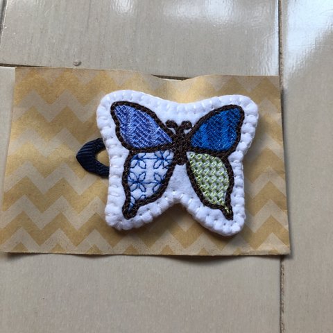 ちょうちょ刺繍ぱっちんどめ 