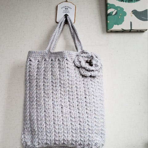 模様編みの縦長バッグ