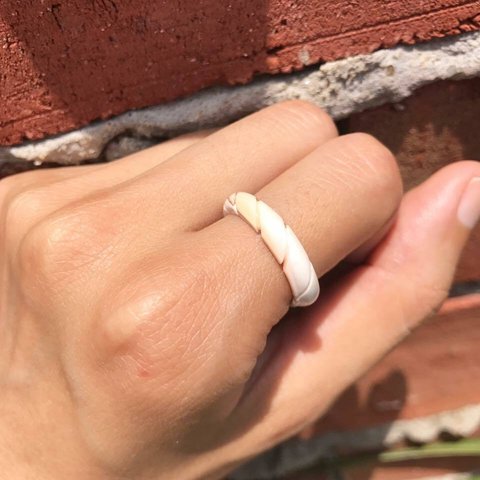 natural mother of pearl simple shaped ring