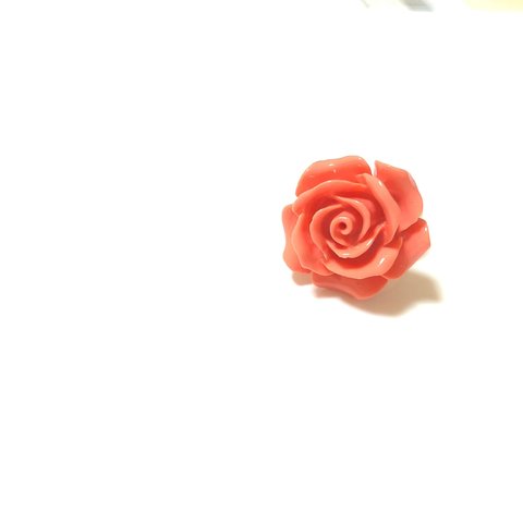 オレンジ色のバラの指輪