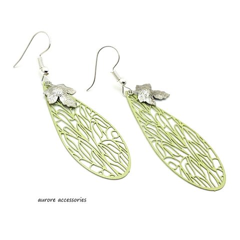watermark pierced earrings　透かし模様　グリーン　緑　個性的　揺れる　リーフ　葉　しずく　ドロップ　