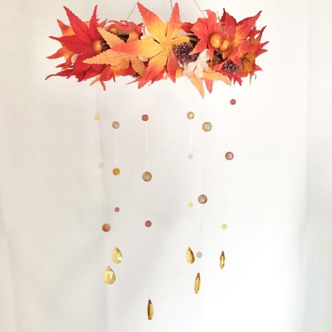 秋色もみじの花かんむり【ブリーズキャッチャー】紅葉を楽しむ吊り下げインテリア雑貨