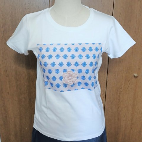 プロバァンスホワイト＆お花モチーフ柄Tシャツ　女性用M